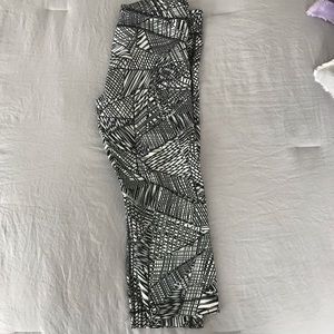 Cropped under armor leggings